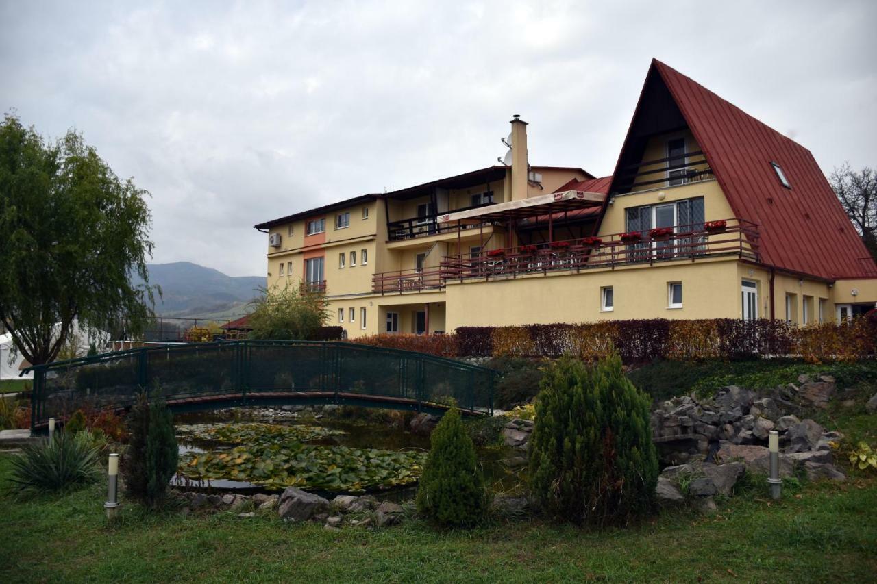 Penzion Koruna Nitrianske Rudno Dış mekan fotoğraf